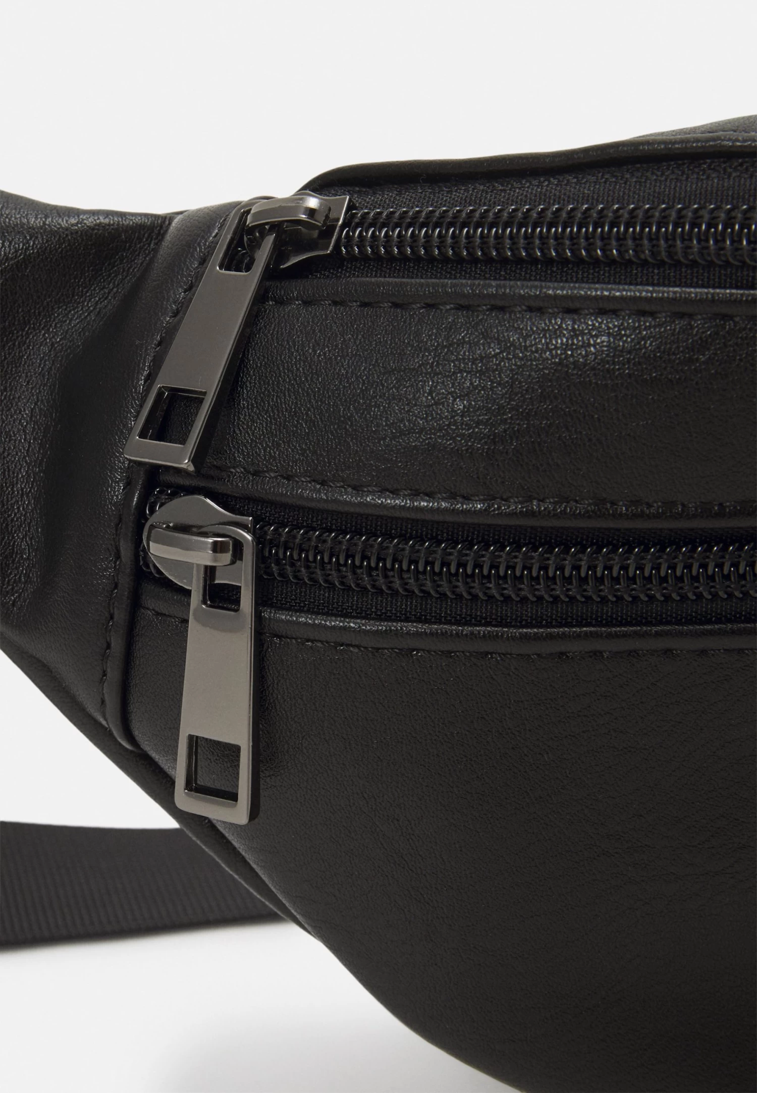 Pier One Unisex - Riñonera - Black 6 Pier One Unisex - Riñonera - Black - Imagen 4