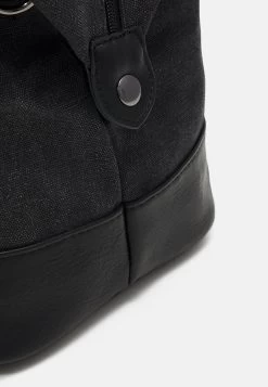 Pier One Unisex - Bolsa De Viaje - Black -Pier One 390fd20969e24bffab2b5942d8c452e7