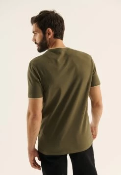 Pier One Camiseta Básica - Olive -Pier One 5bca68ba79b94f5a917fab131e61755a