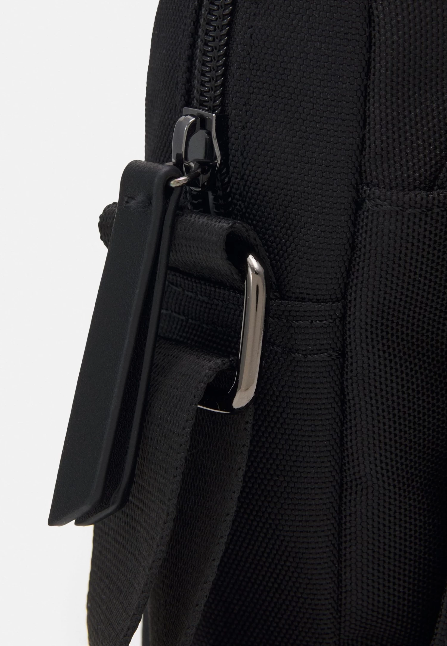 Pier One Unisex - Bandolera - Black 6 Pier One Unisex - Bandolera - Black - Imagen 4