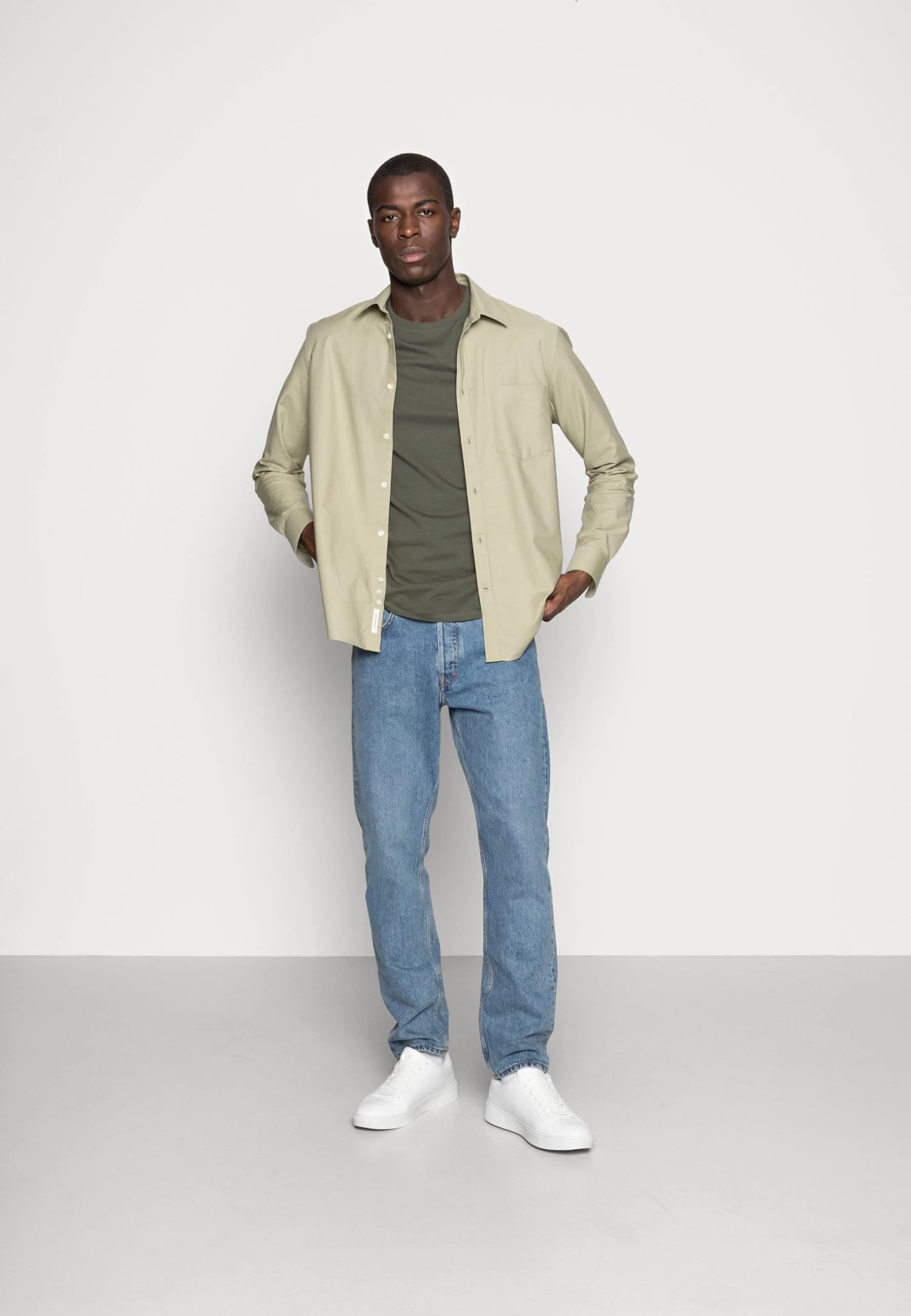 Pier One 3 Pack - Camiseta Básica - Black/Grey/Green 3 Pier One 3 Pack - Camiseta Básica - Black/Grey/Green