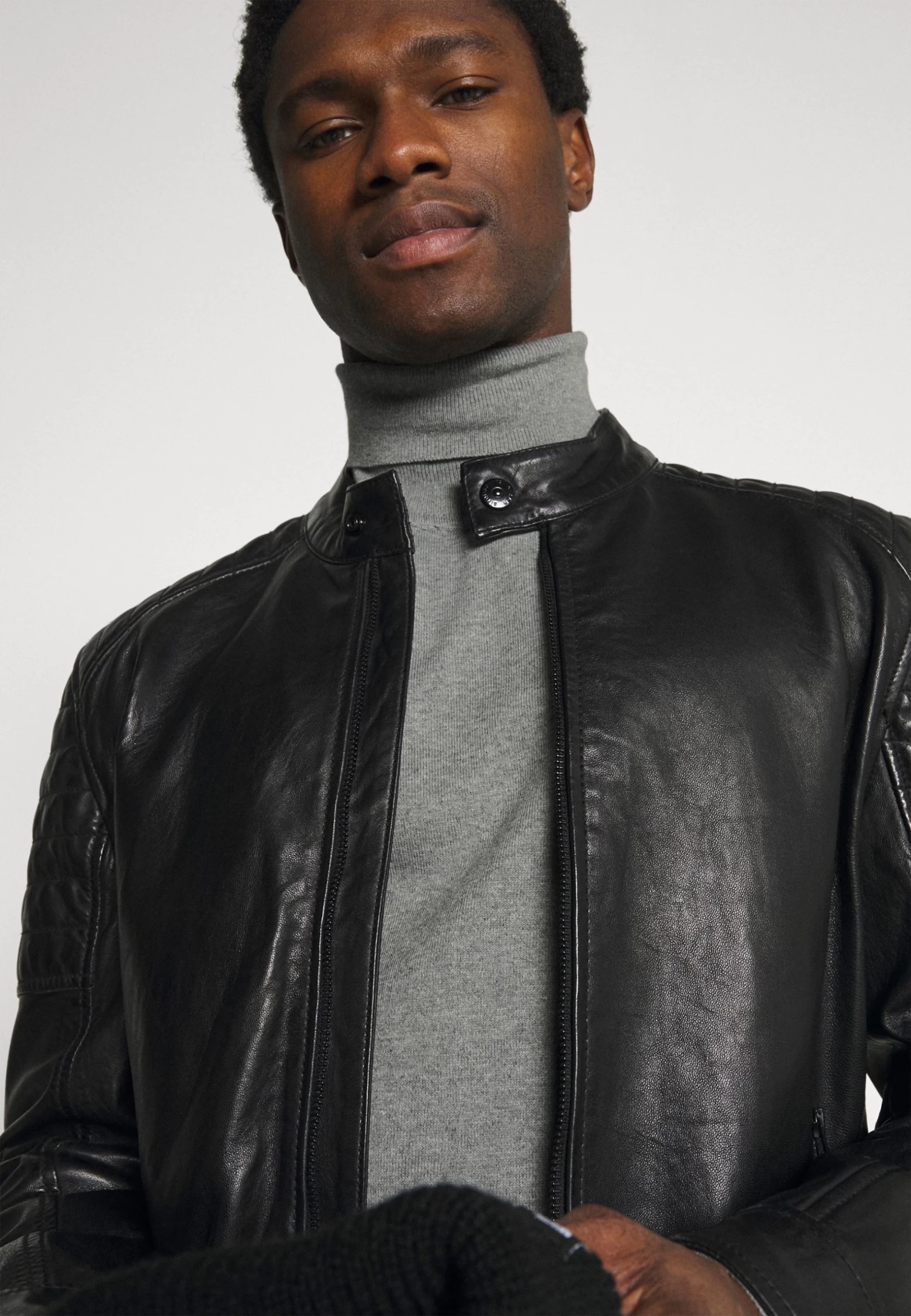 Pier One 2 Pack - Basic Turtleneck - Jersey De Punto - Black/Mottled Light Grey 6 Pier One 2 Pack - Basic Turtleneck - Jersey De Punto - Black/Mottled Light Grey - Imagen 4