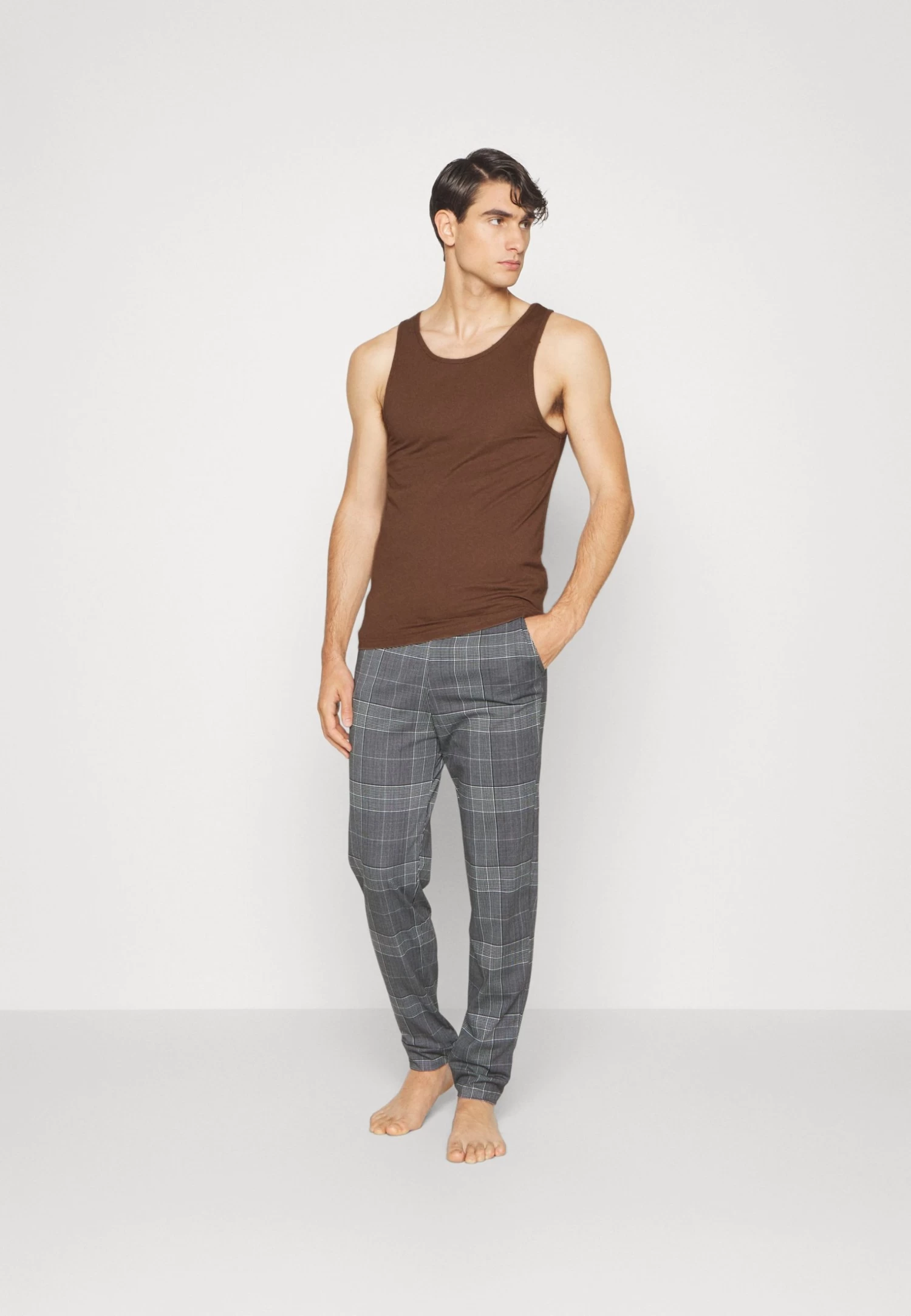 Pier One 3Pck Skin Tone Rib Vest- Camiseta Interior - Brown 4 Pier One 3Pck Skin Tone Rib Vest- Camiseta Interior - Brown - Imagen 2