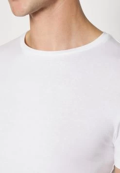 Pier One 3 Pack Muscle Fit- Camiseta Básica - White -Pier One fbff782df8bd48e785ba49657f6e4762